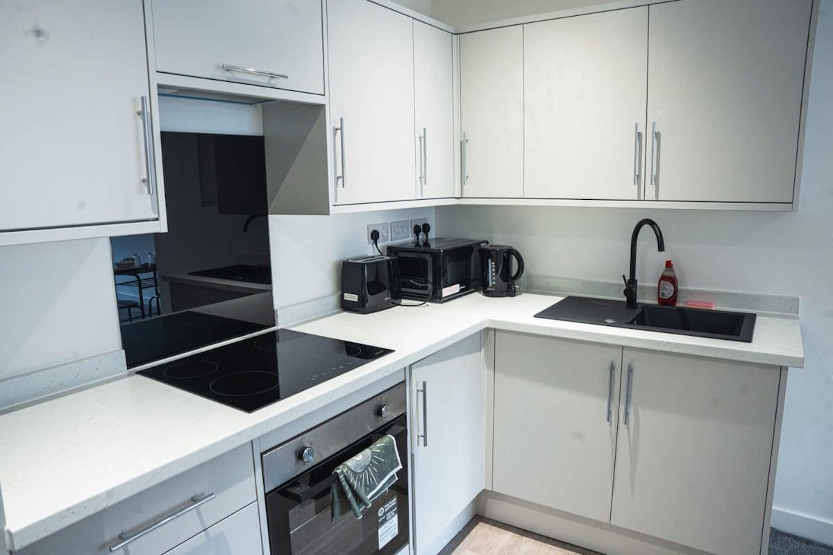 Modern 1BR Flat with Sofa Bed in Hull City Centre3