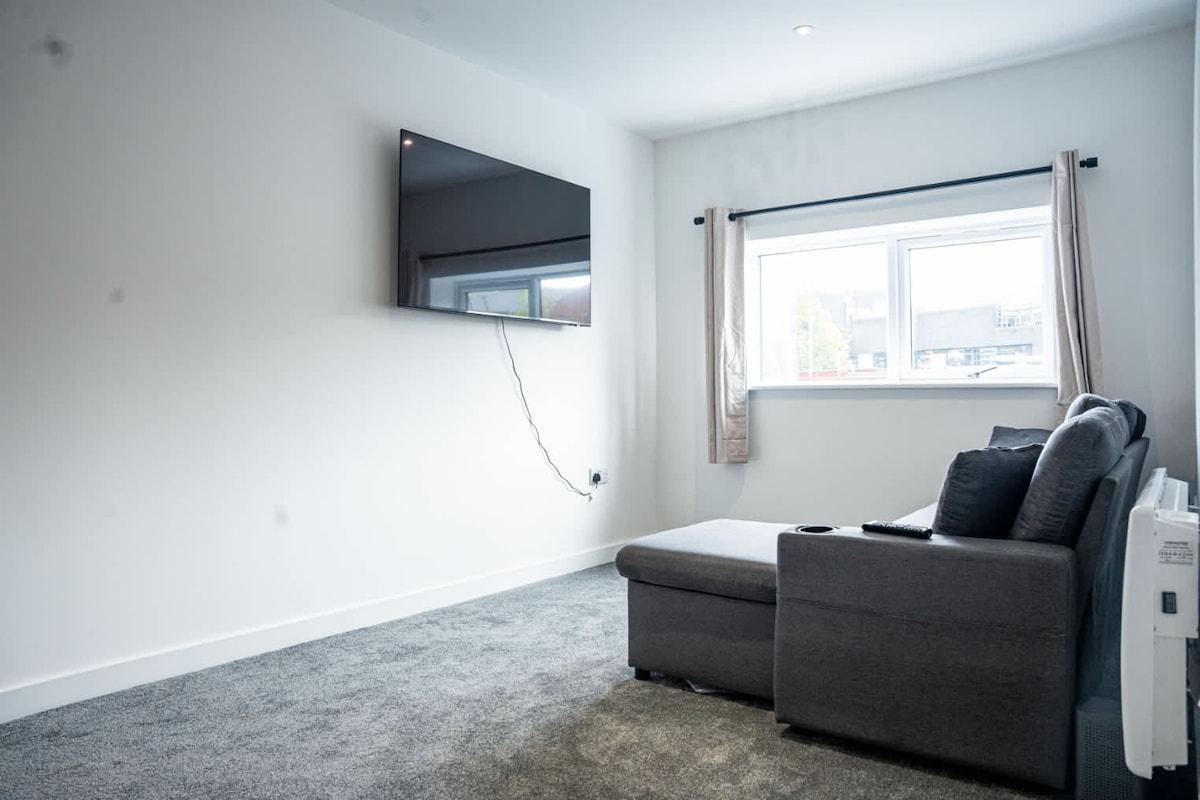 Modern 1BR Flat with Sofa Bed in Hull City Centre5