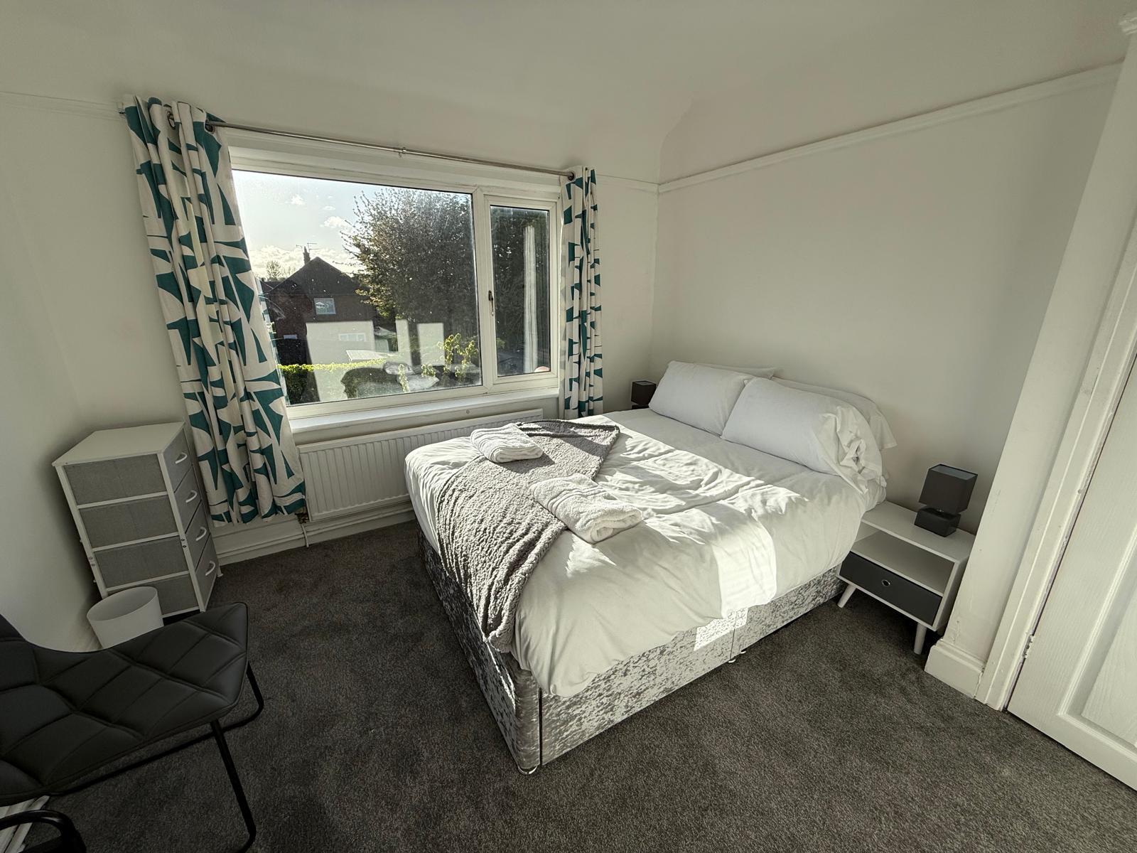 Long or Short Stays Ellesmere Port - Parking WiFi1