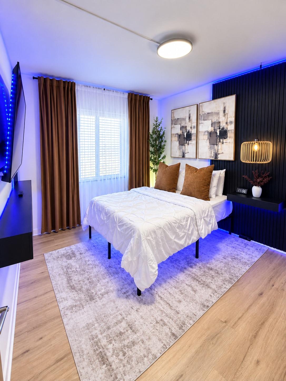 15 Min to Downtown | Mood Lighting | Free Parking3