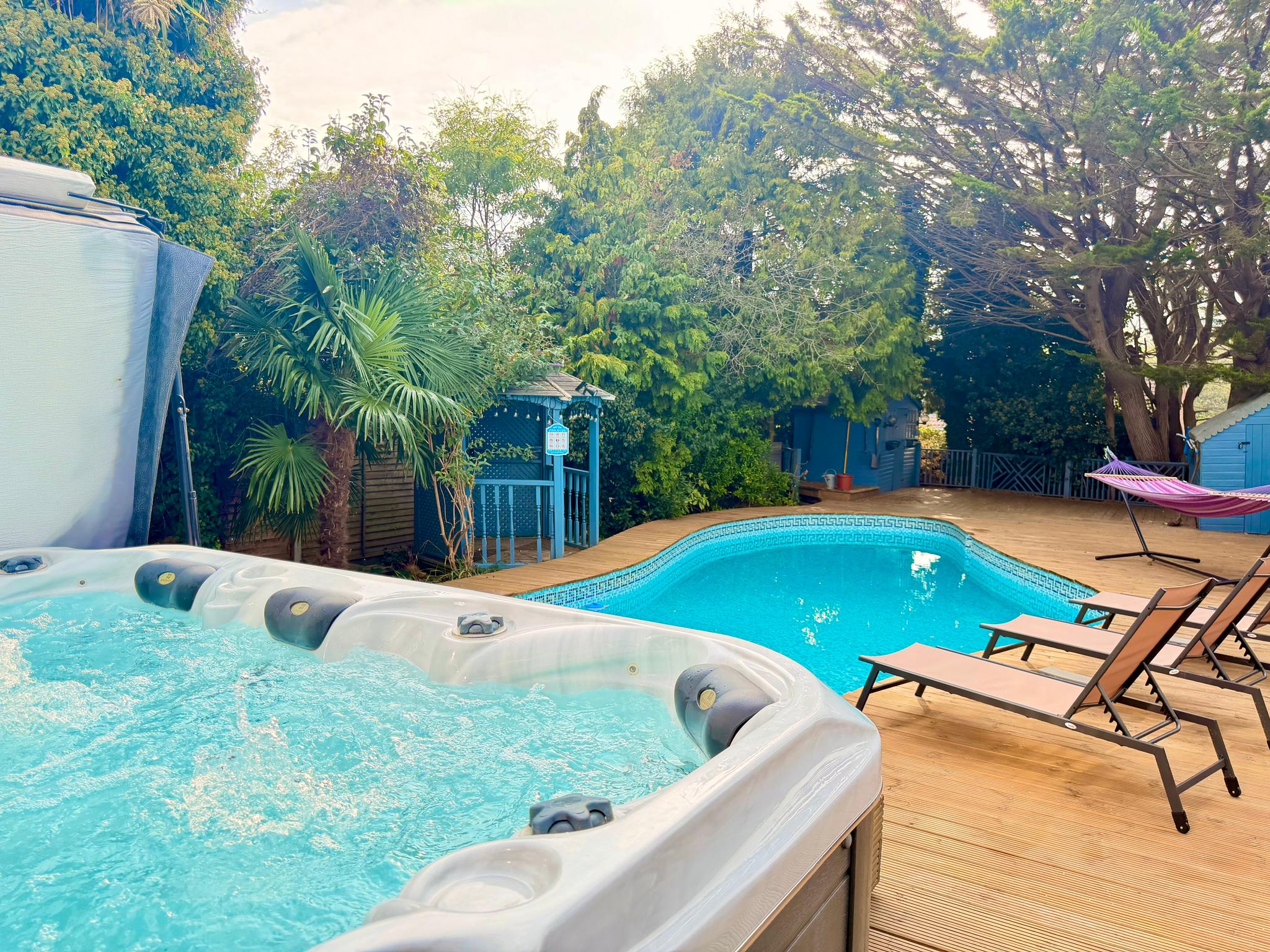 Palm House | Pool, Hot Tub | South Downs1