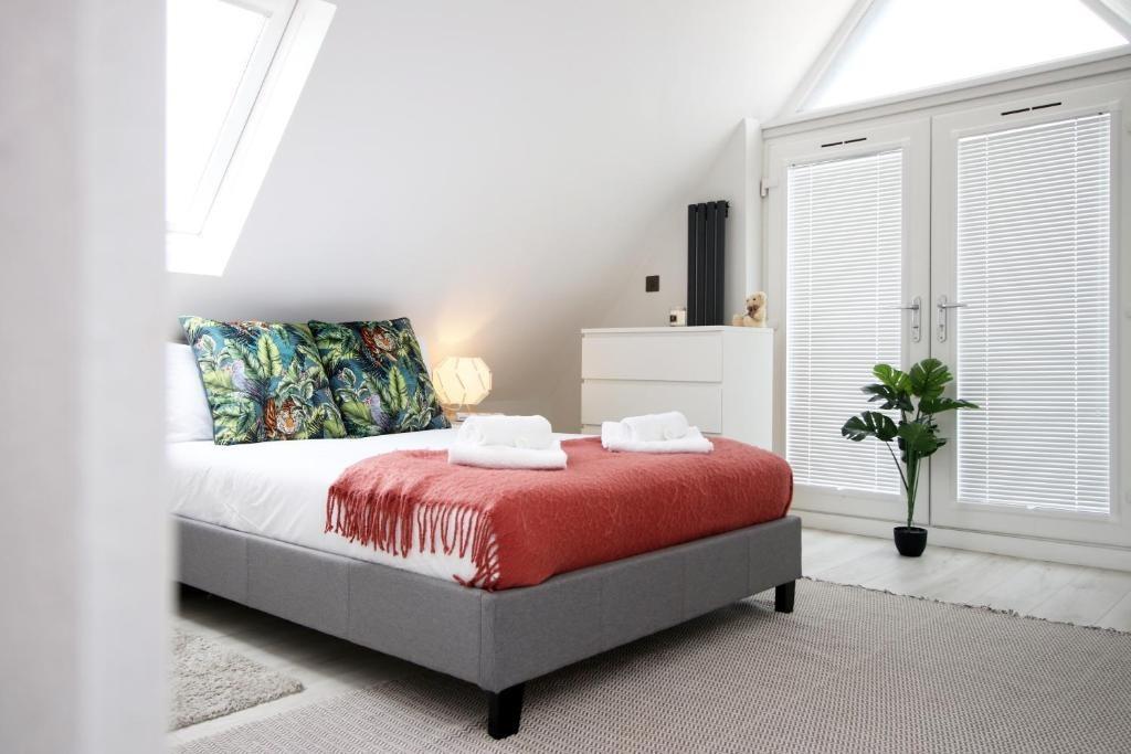 Stunning- Comfortable - Functional4