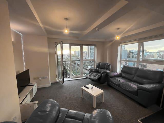 City Centre View Spacious 2 Bedroom 2 Bathroom5