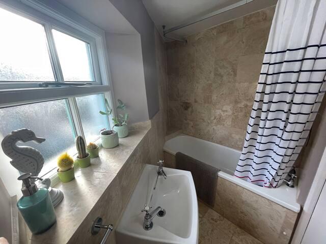 A charming cottage set in Bridgetown Totnes.6