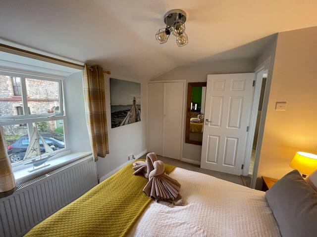 A charming cottage set in Bridgetown Totnes.2