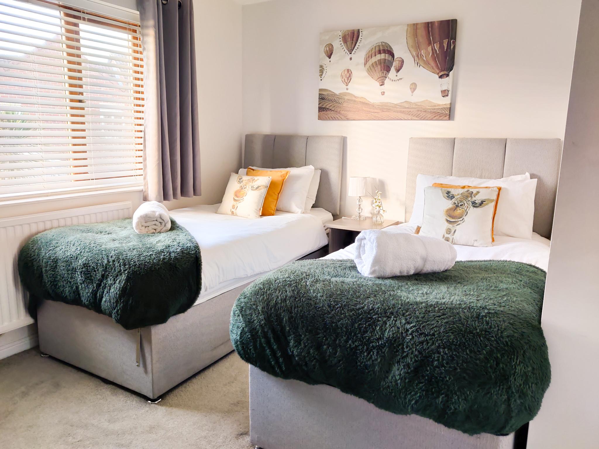 Travel Lettings Ltd - Business, Contractor, Leisure, Free Parking, WiFi, M18, A1