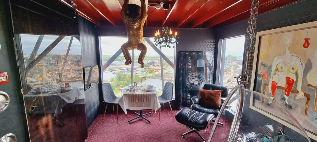 3. Mystique;  5-star suite on top of the crane3