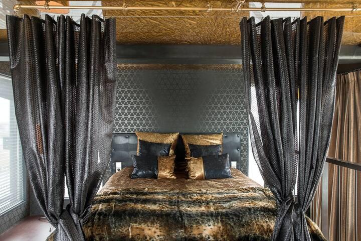 3. Mystique;  5-star suite on top of the crane4