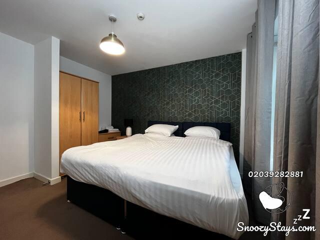 Spacious Luxury Apartment in MCR City Centre3