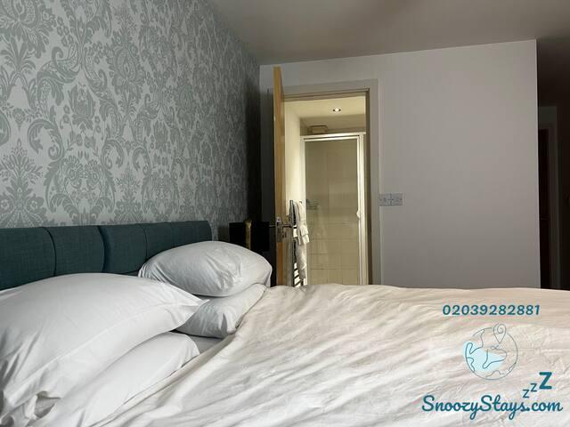 Spacious Luxury Apartment in MCR City Centre5