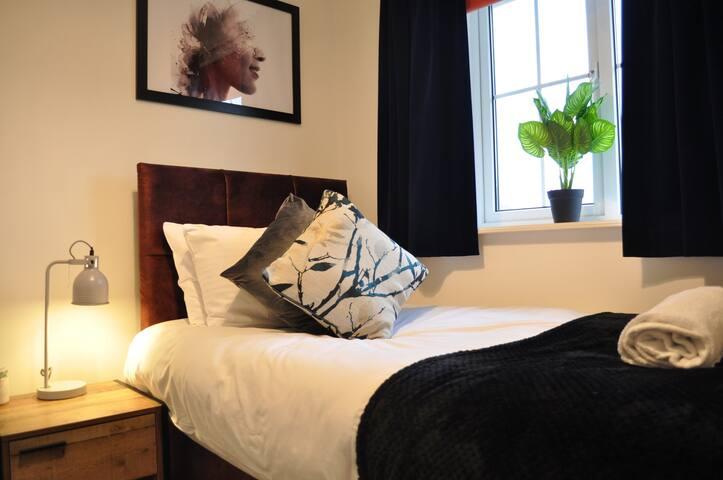 The RedBridge House5