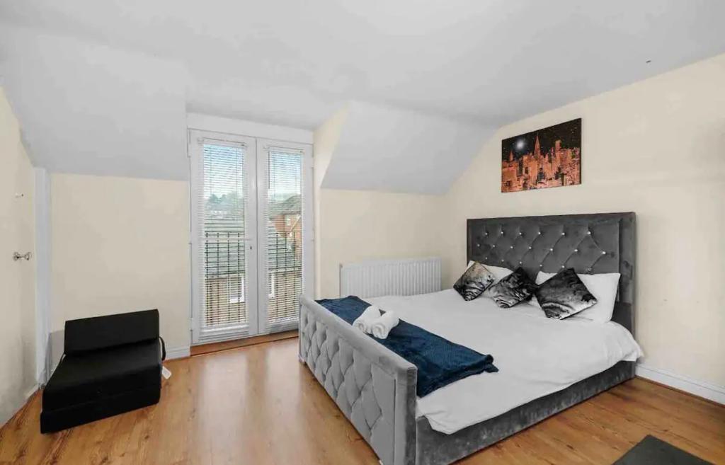 LT Properties - LT Properties Studio Apartment Central Luton