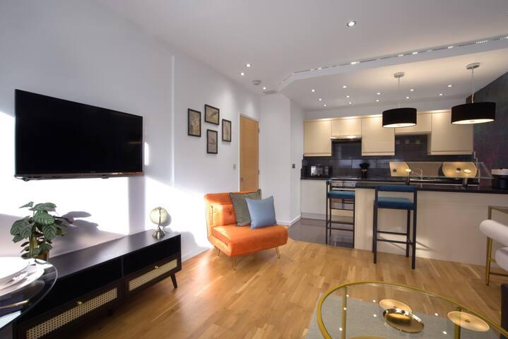 1-bed Flat, Steps to Buckingham Palace - Sleeps 53