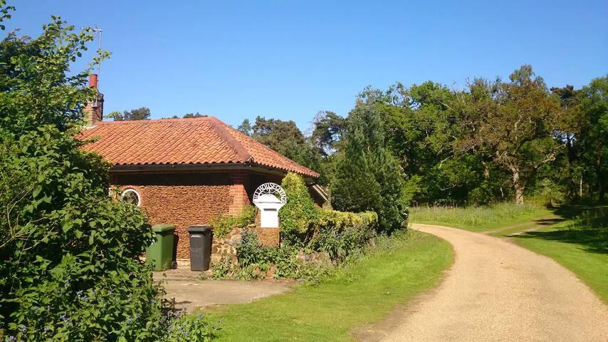 Cosy Countryside Cottage - Hot Tub & Dog friendly4