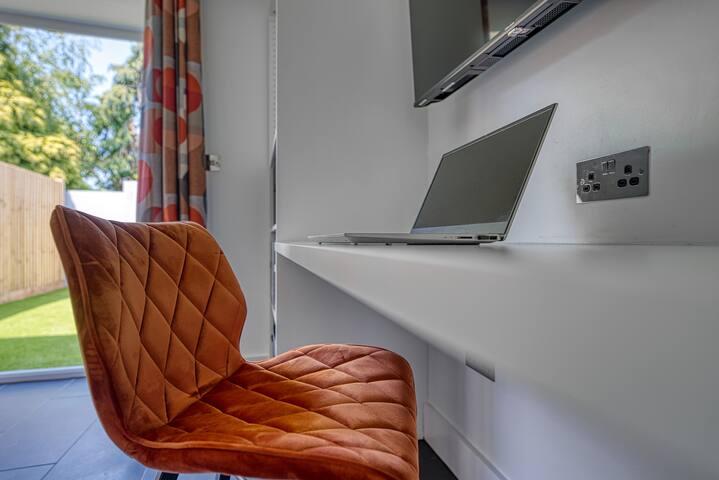 Coventry Studio Rooms · Bathroom · Kitchenette5