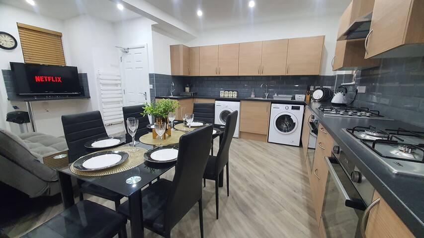 Amazing Room & Ensuite + Parking
