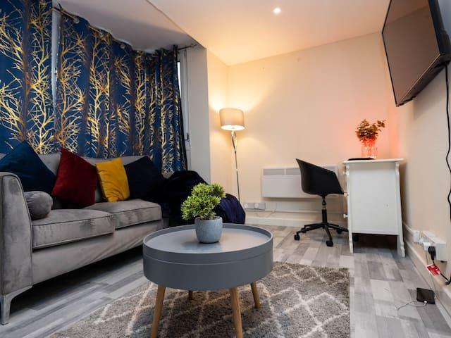 Pristine Relocation Flat 21
