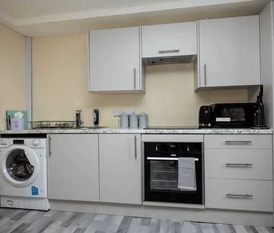 Pristine Relocation Flat 24