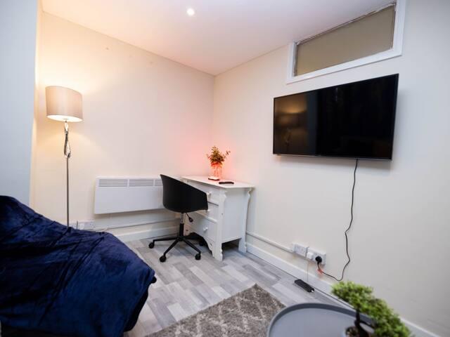 Pristine Relocation Flat 25