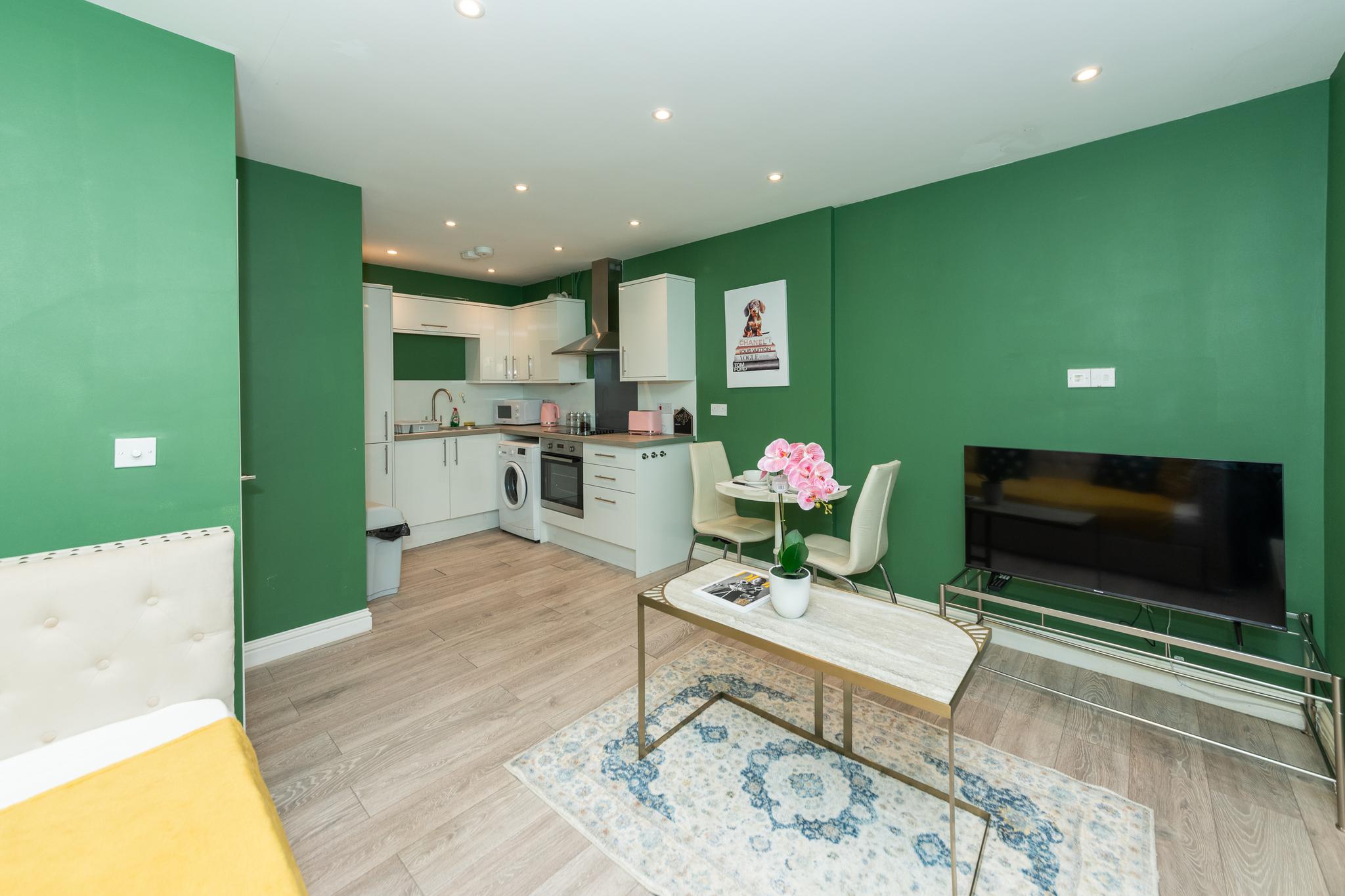 Free Parking 2Beds Flat Weekly/Monthly Stay Saving3