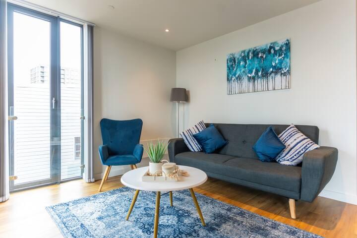 Lux 2 bed CityCentre Netflix PS4
