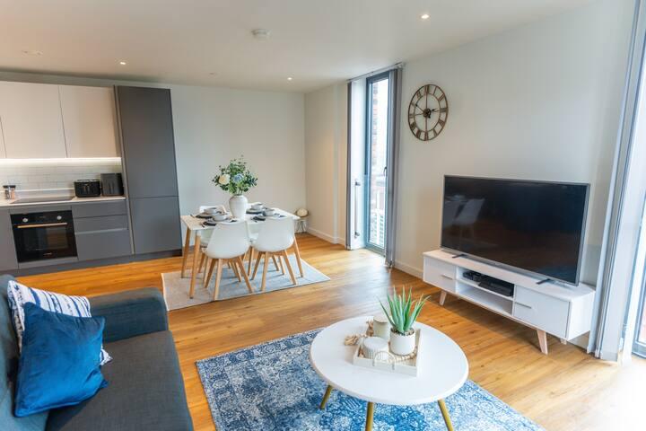Lux 2 bed CityCentre Netflix PS44