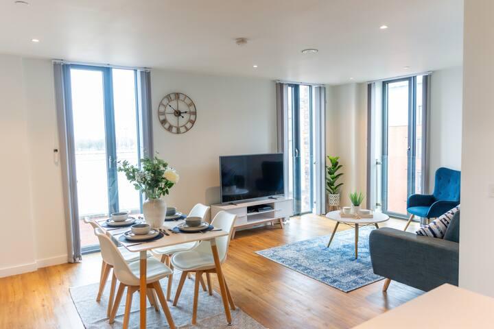 Lux 2 bed CityCentre Netflix PS46