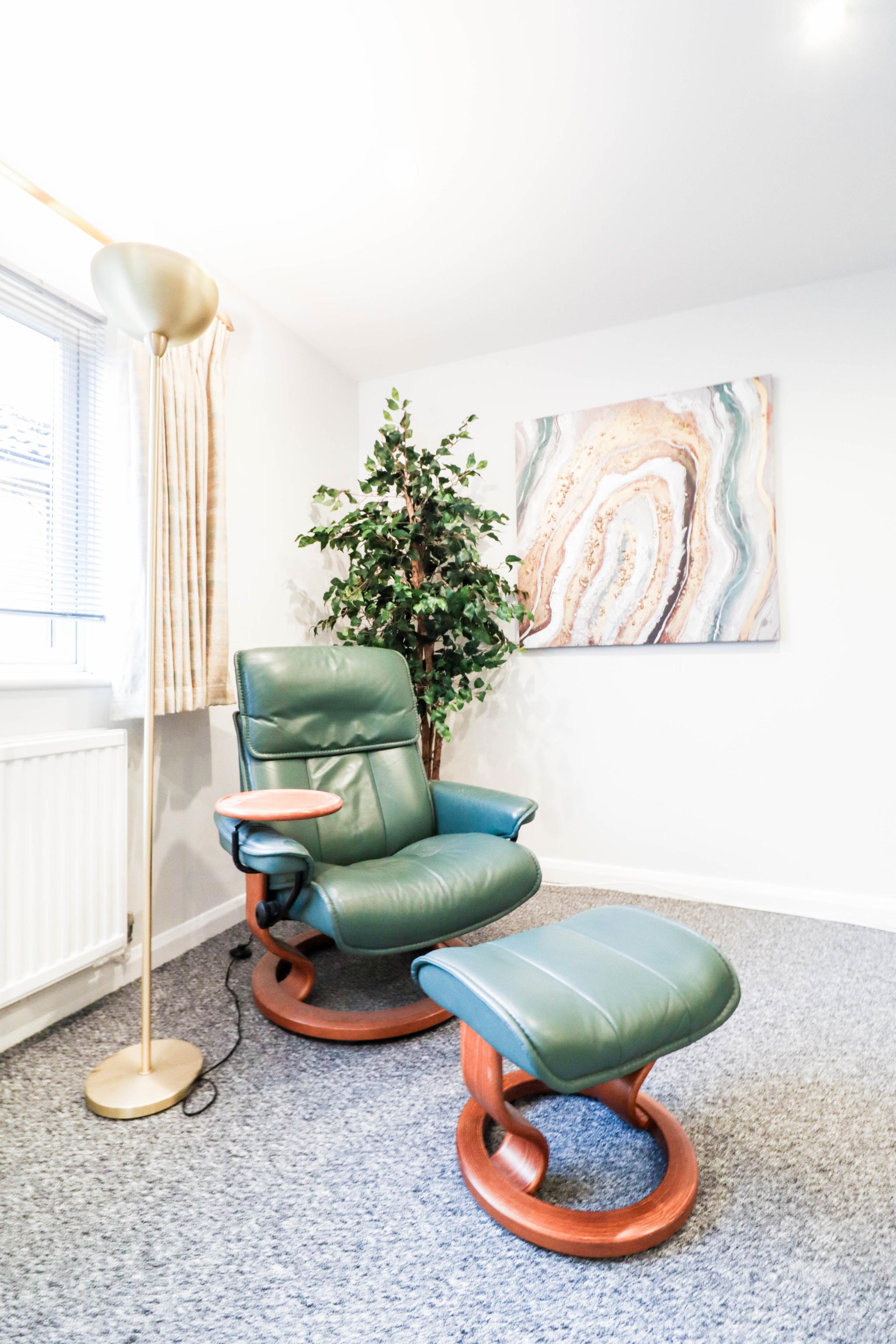 Newly Refurbished Contractor House - Free parking!6