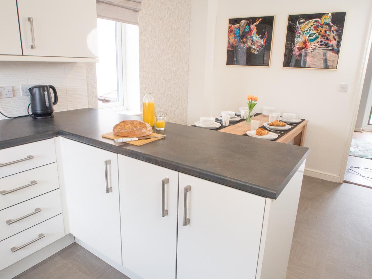 Emerald House-3 bed-Free Parking