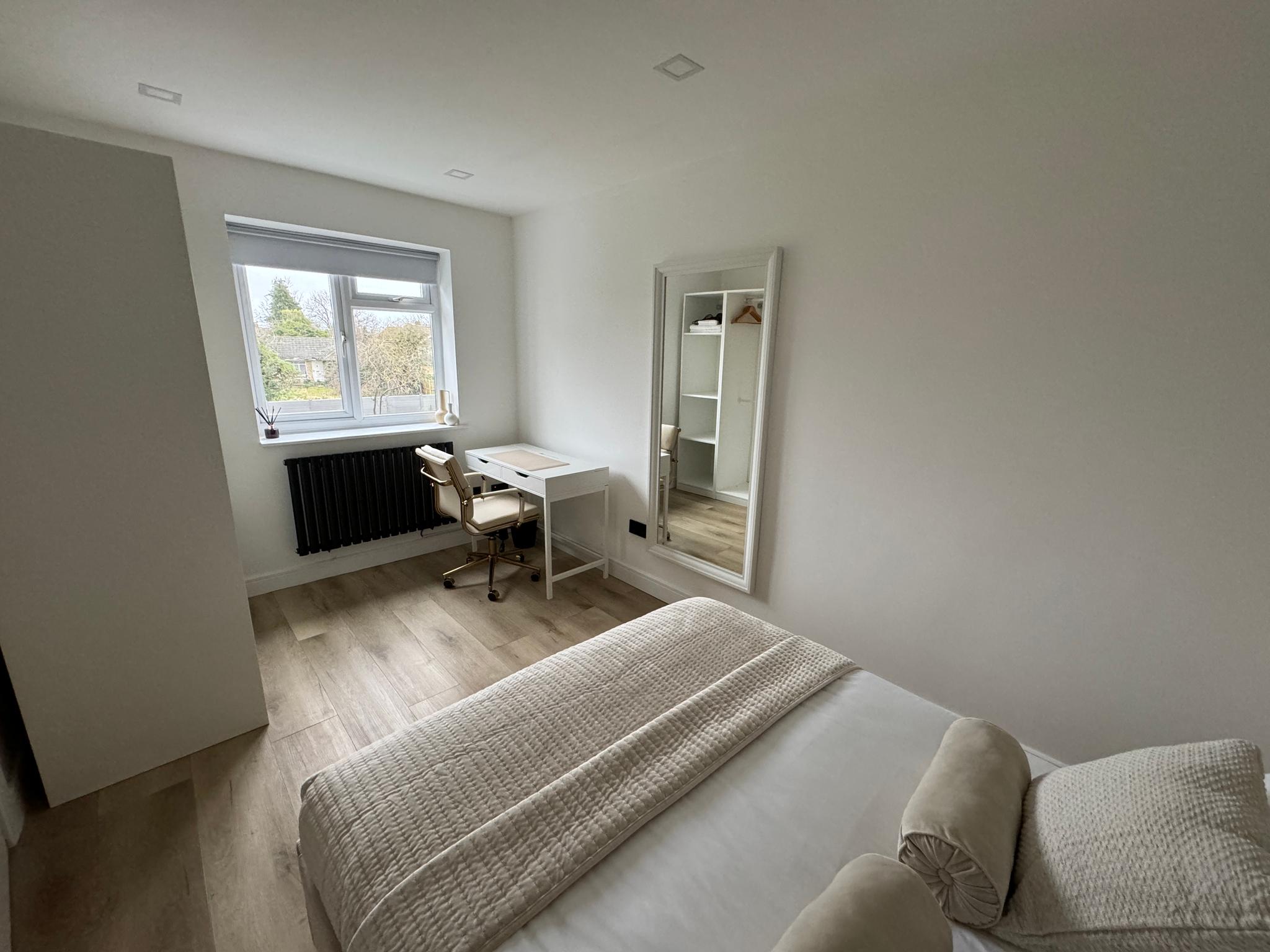 Lux 1 Bed Flat - Free Parking4