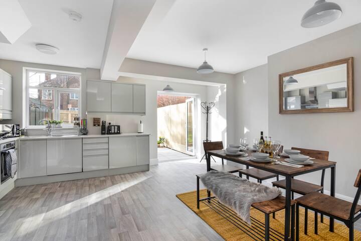✪Spacious 3 Bed House ✪Netflix ✪Garden ✪Parking