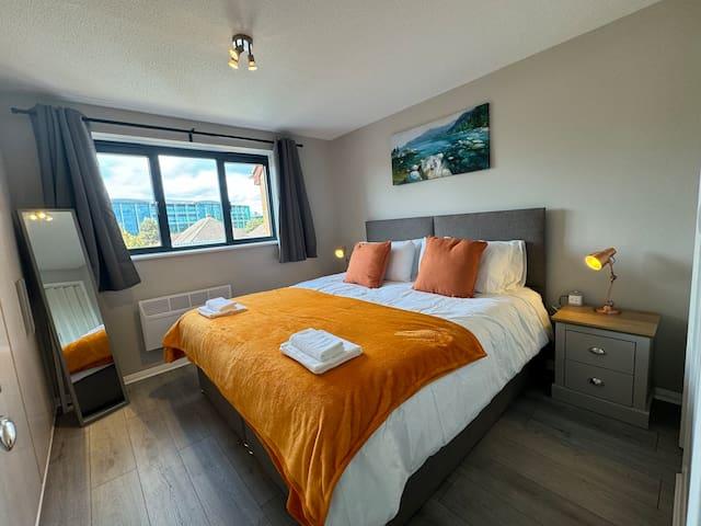 2 bedroom House with Parking & Garden