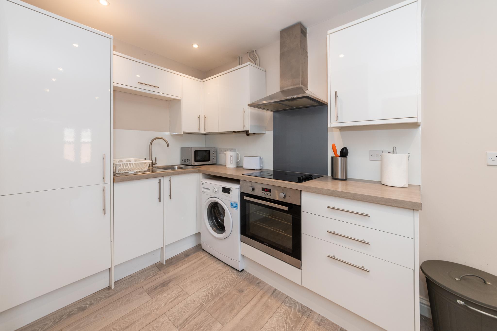 2 Beds| Fully Equipped Flat for Short-Mid Stays4