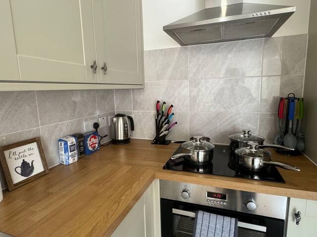 2 bedroom, Parking, Hounslow St6