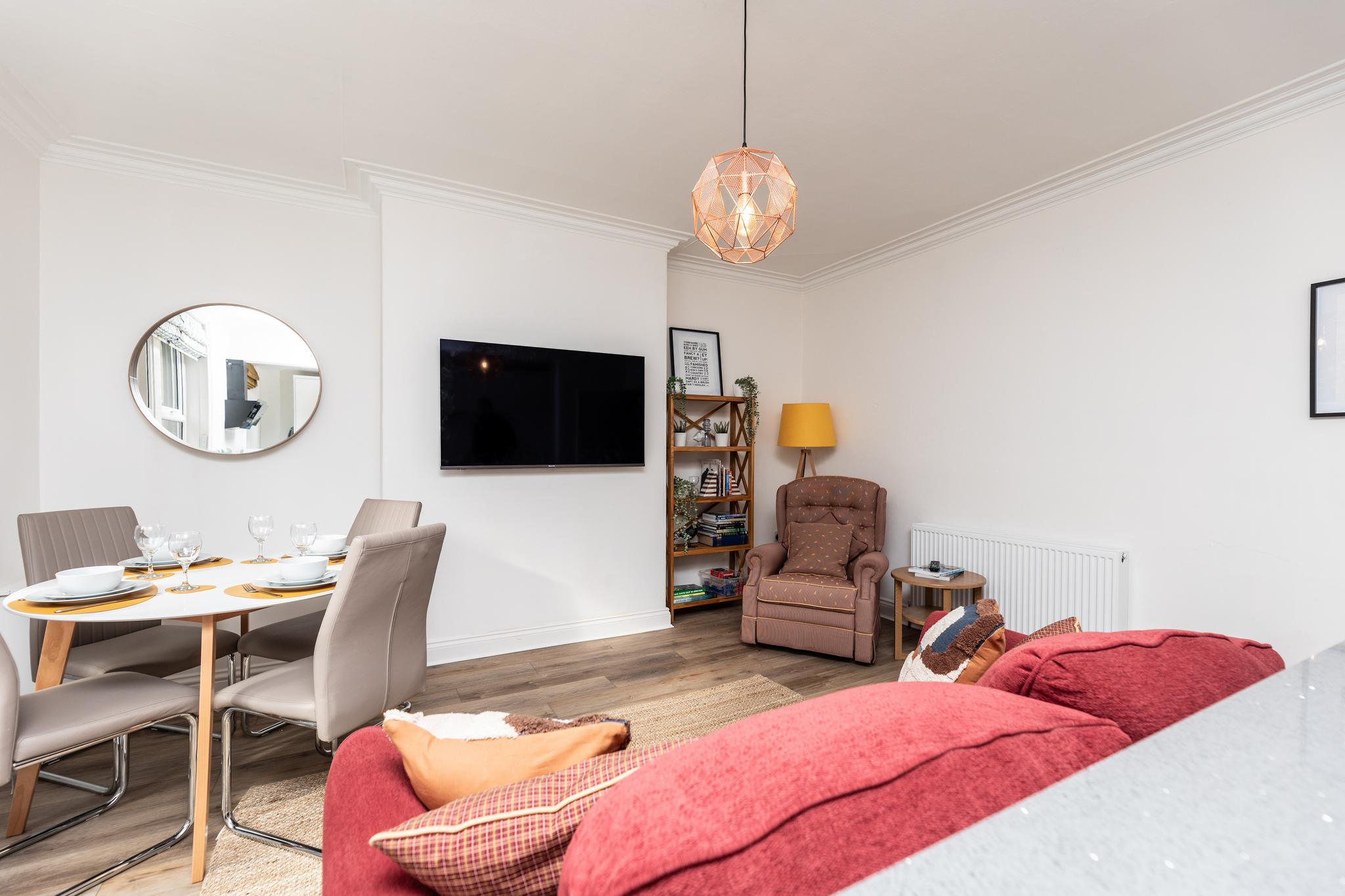 Bright & Airy Flat in Oakwood2