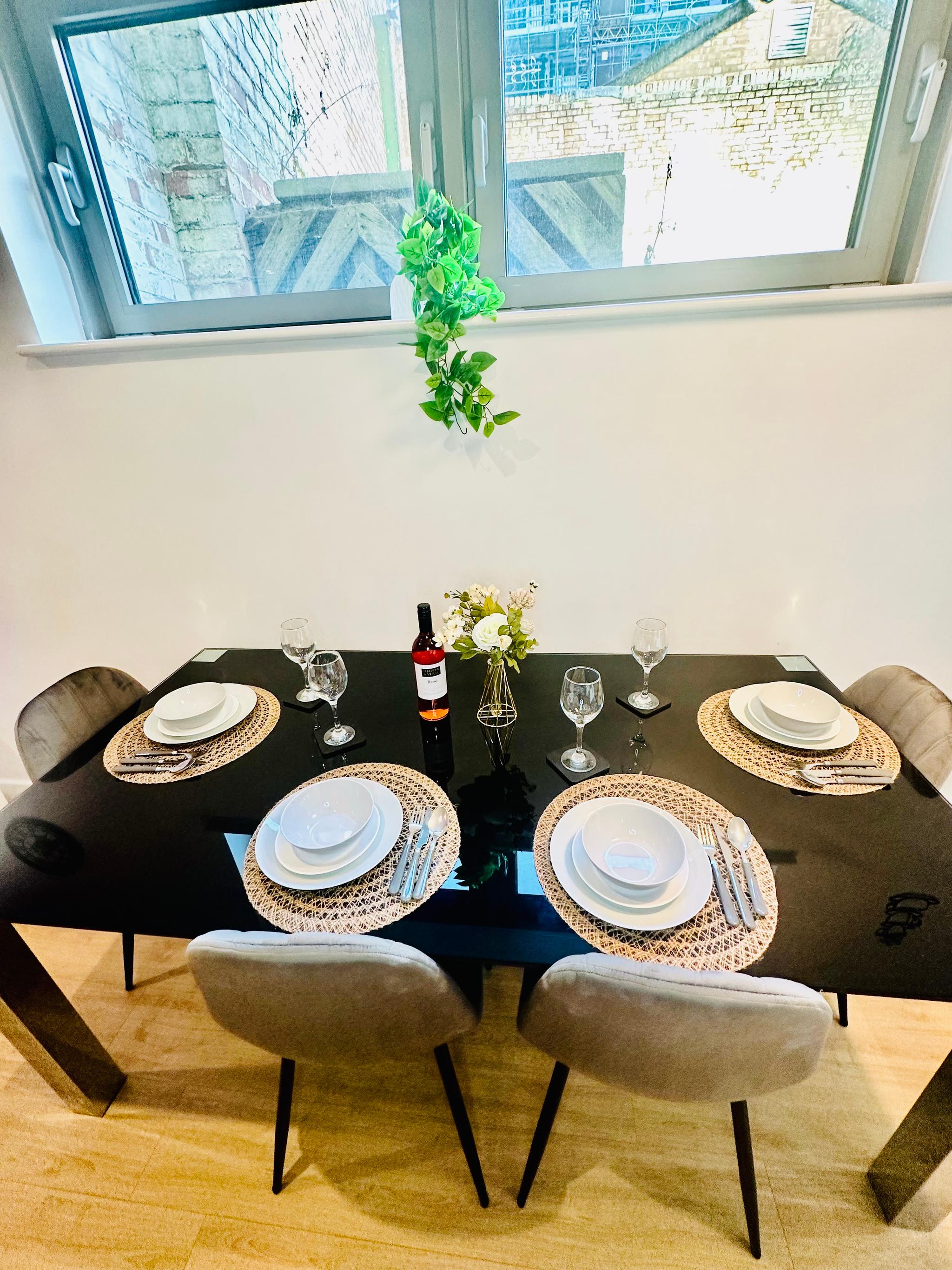 Elegant Two Bedroom Apartment With Parking5