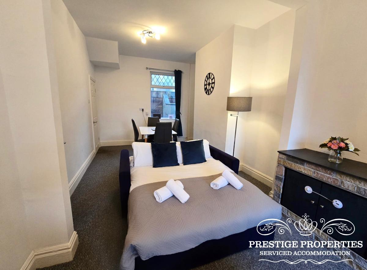 Prestige Properties Serviced Accommodation - Chatsworth St by Prestige Properties SA