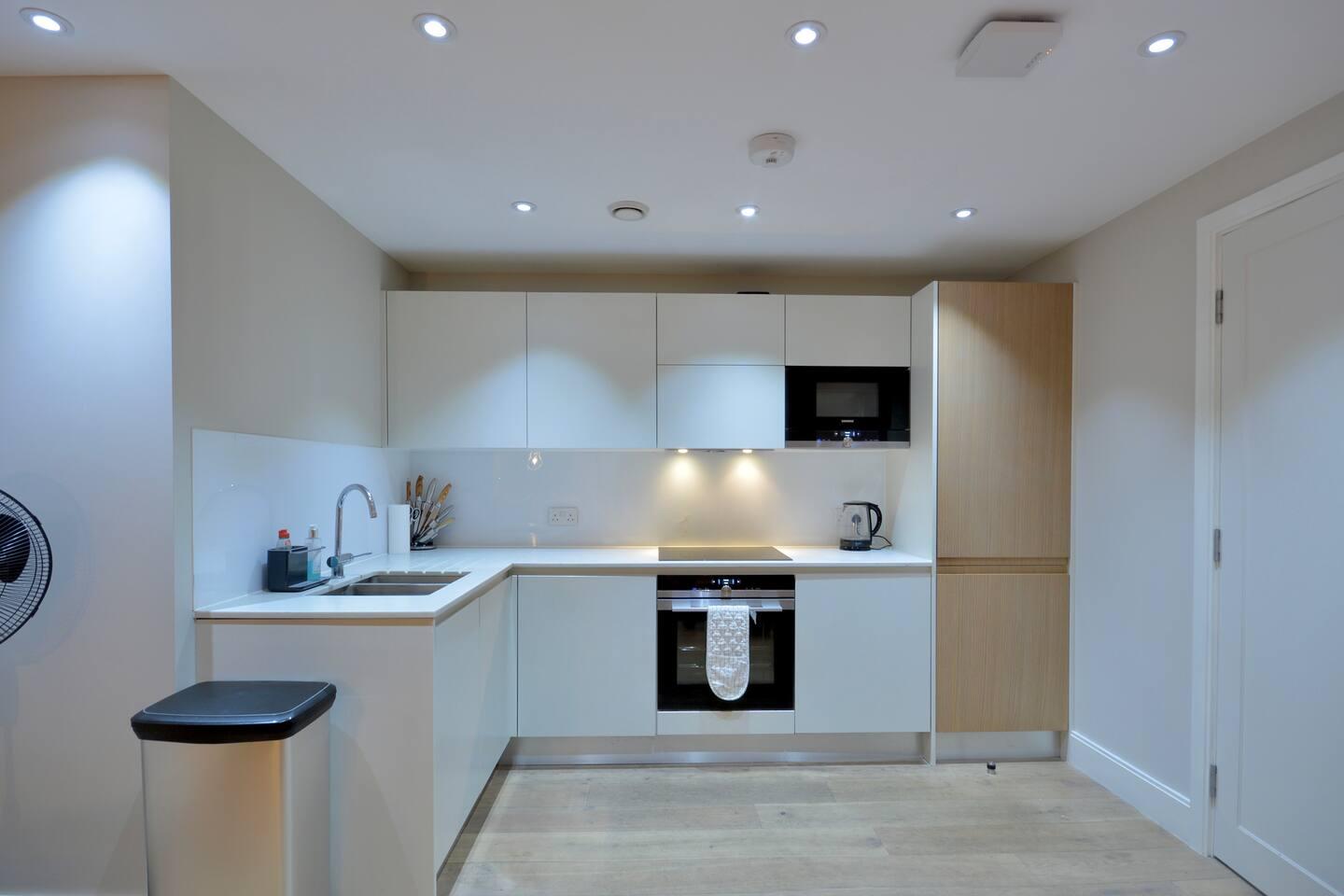 Modern Flat Near East Croydon1