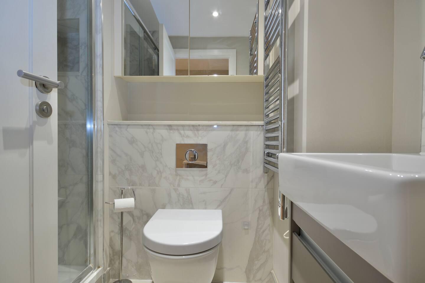 Modern Flat Near East Croydon5