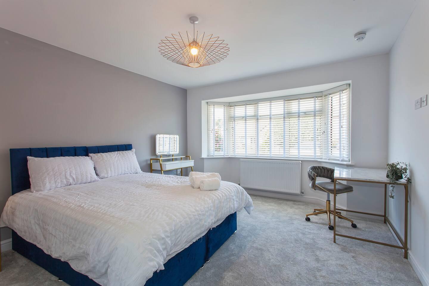 Free Parking| 15 Beds | Contractors & Large Groups4