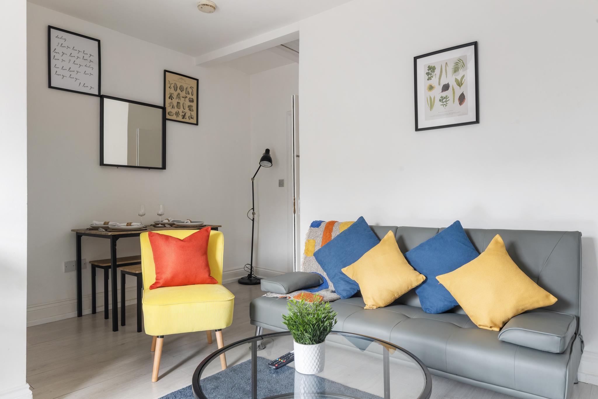 Cosy Modern 2BDR with Free Parking near Wembley1