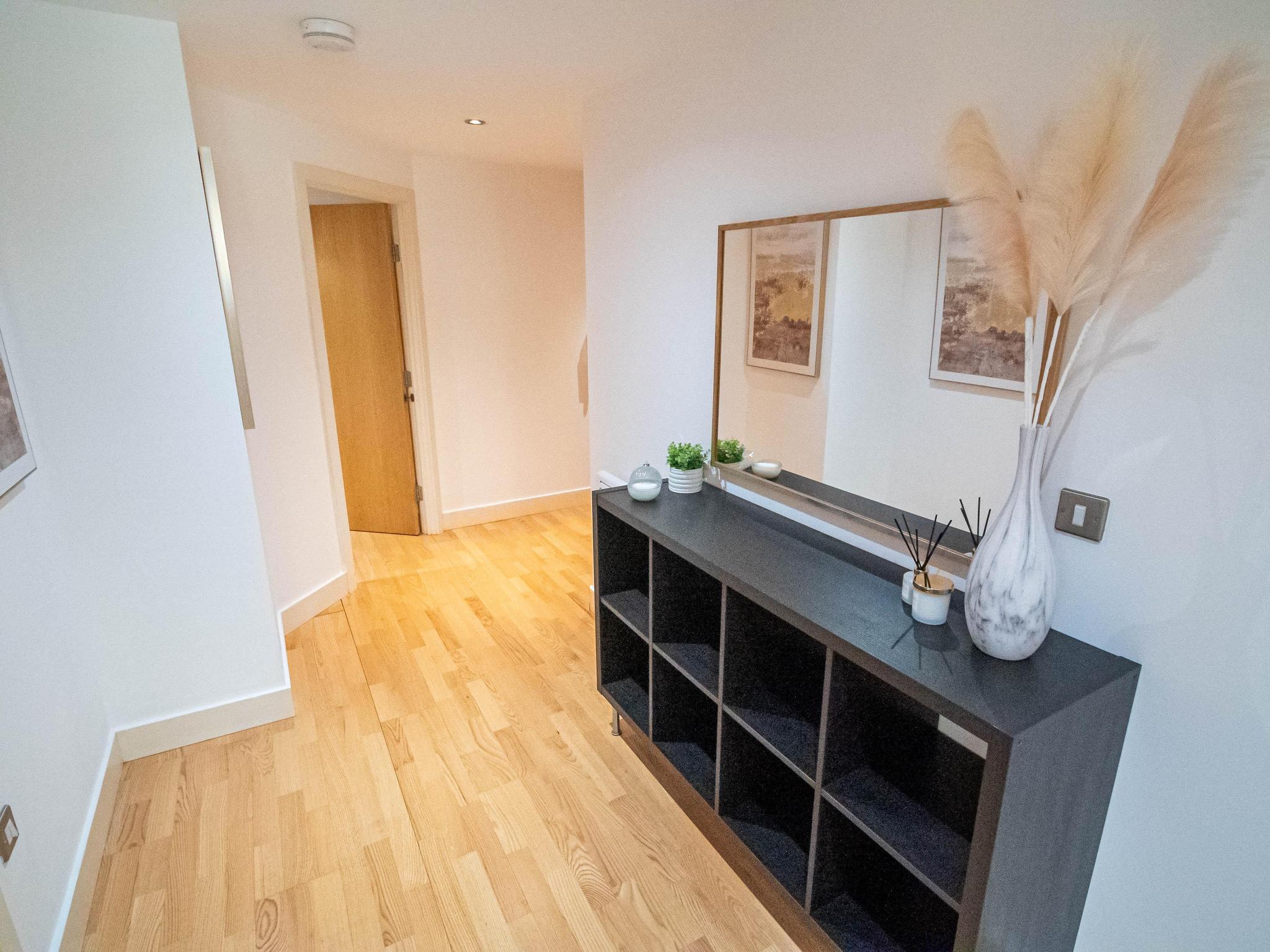 2 Bed Balcony and River View with city boat link5