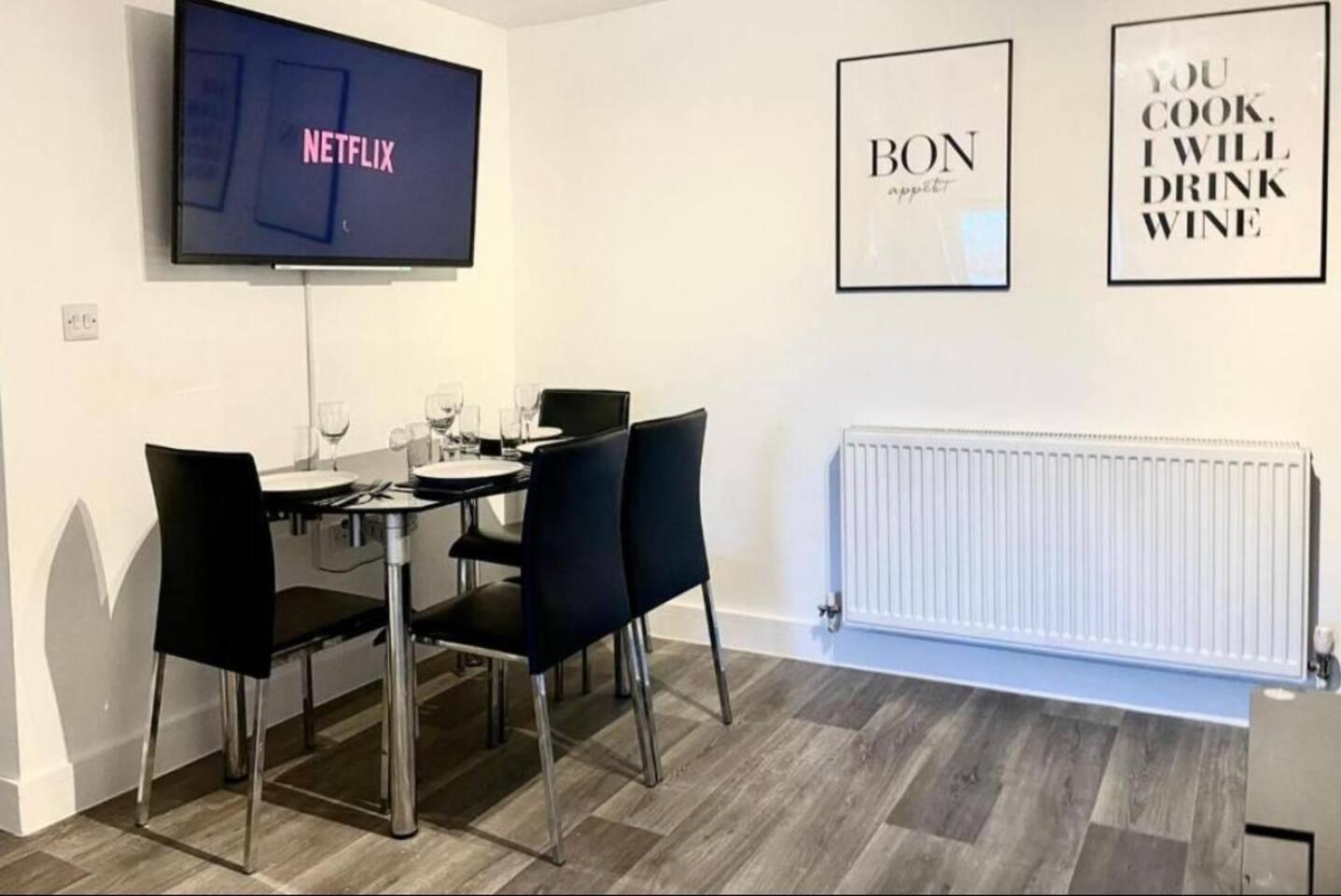Modern 2 bedroom flat between Bristol and Bath4