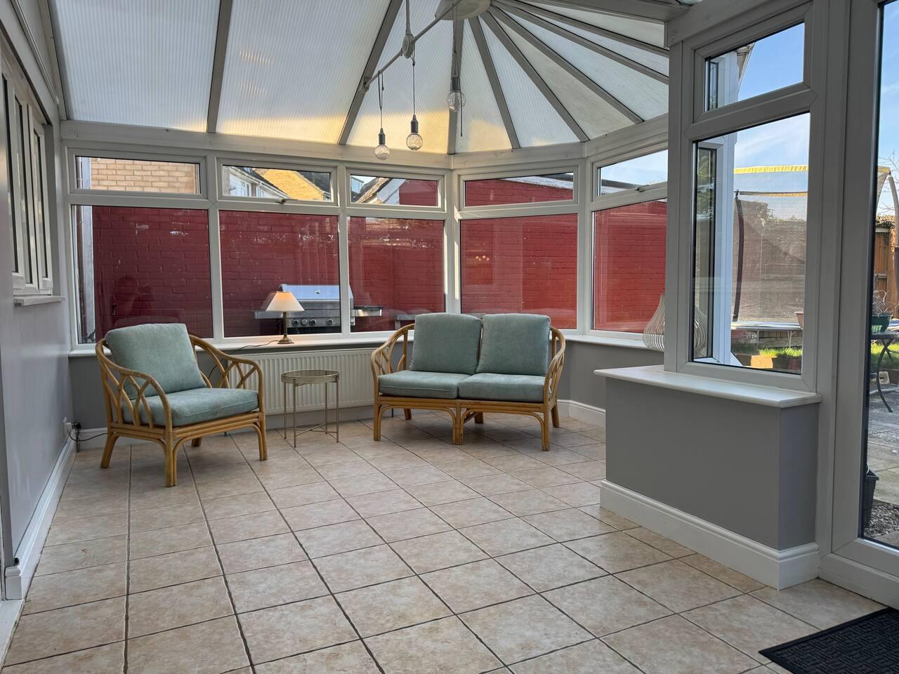 Large 3 Bed House - Free parking2
