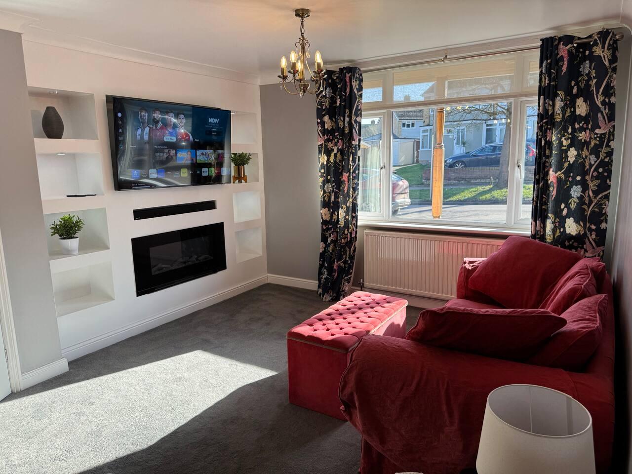 Large 3 Bed House - Free parking5