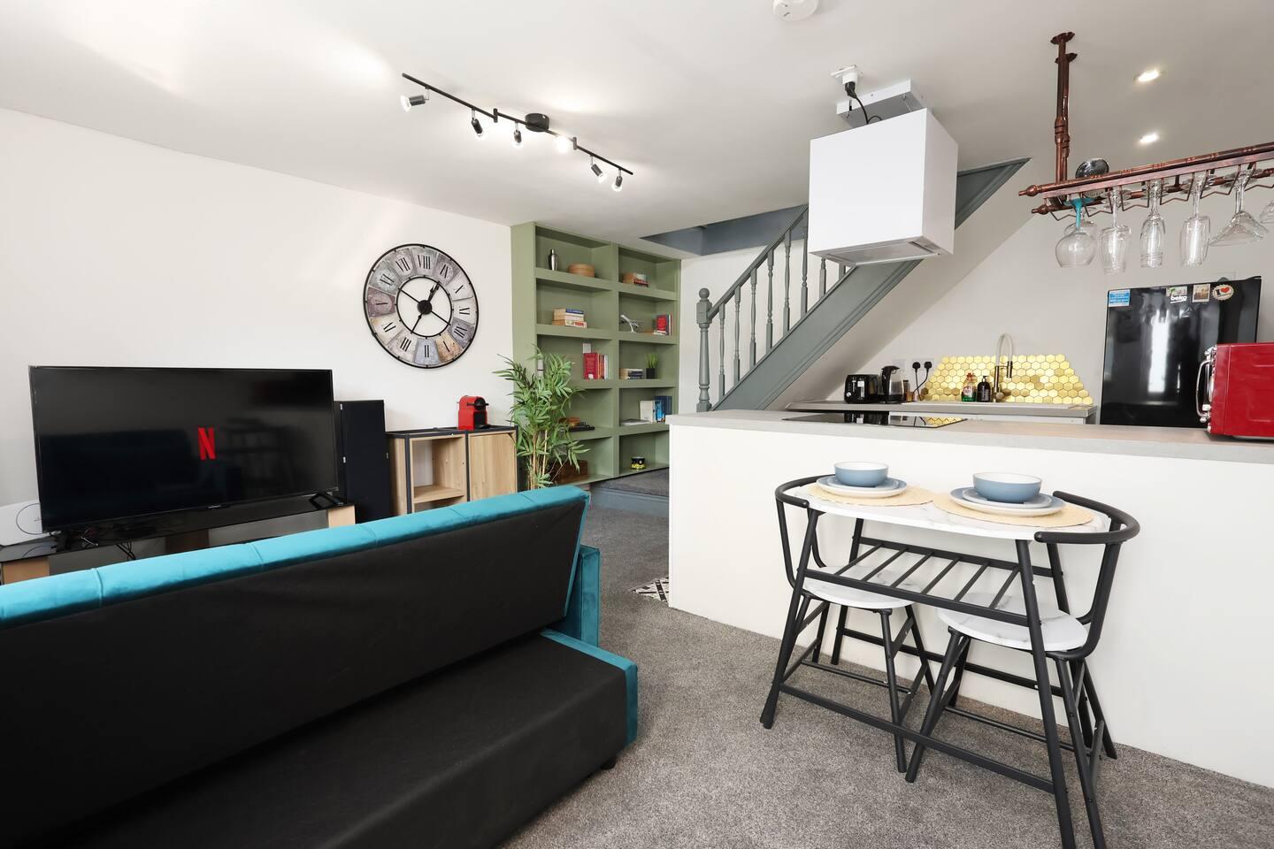 Stylish one bed coach House - Cardiff