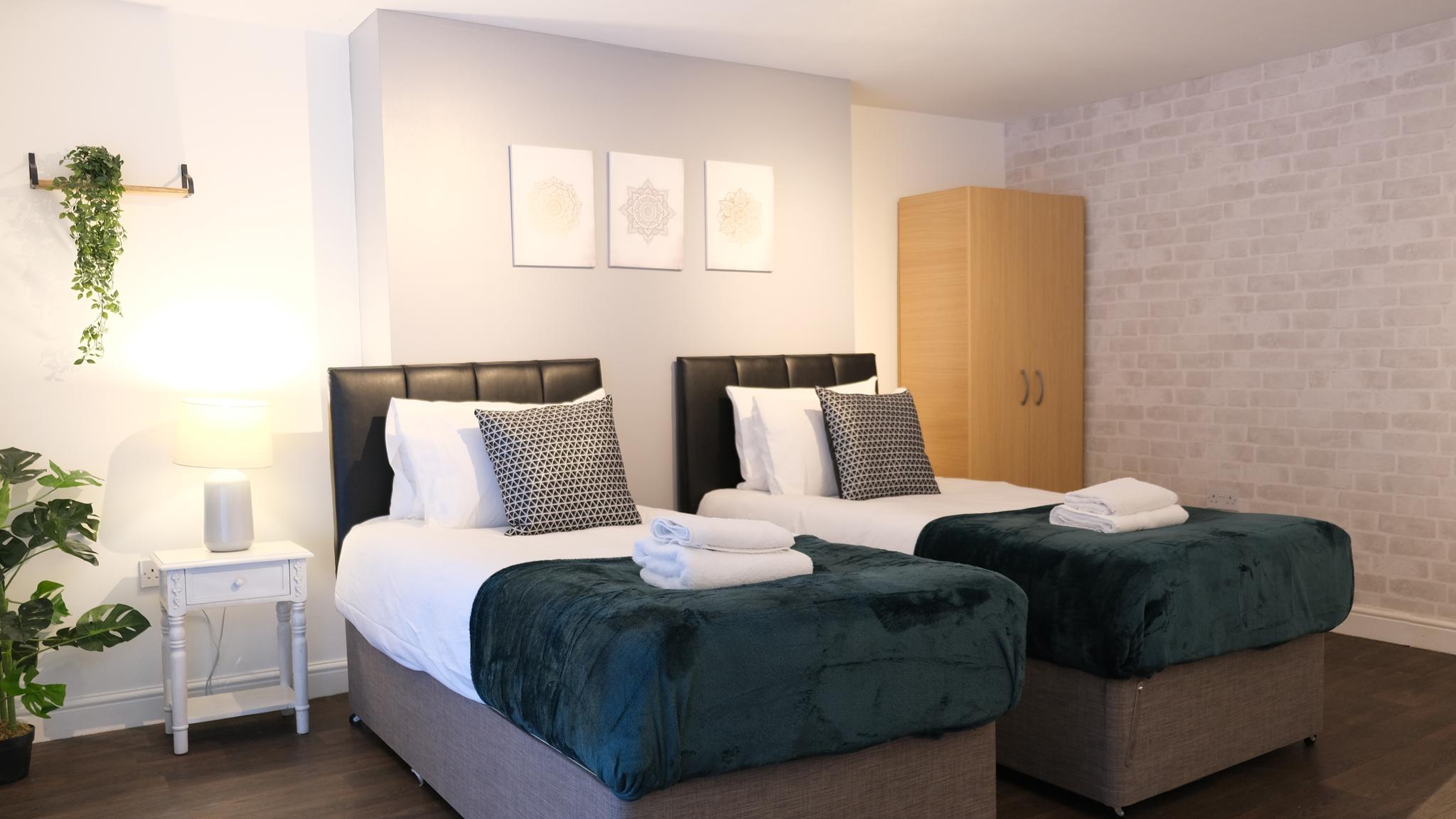 Modern 2-Bed Flat, Bedford2