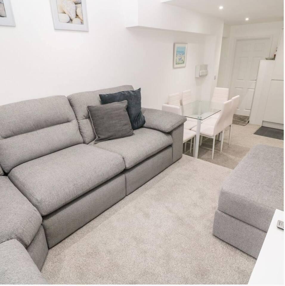 Falmouth Retreat - family stays