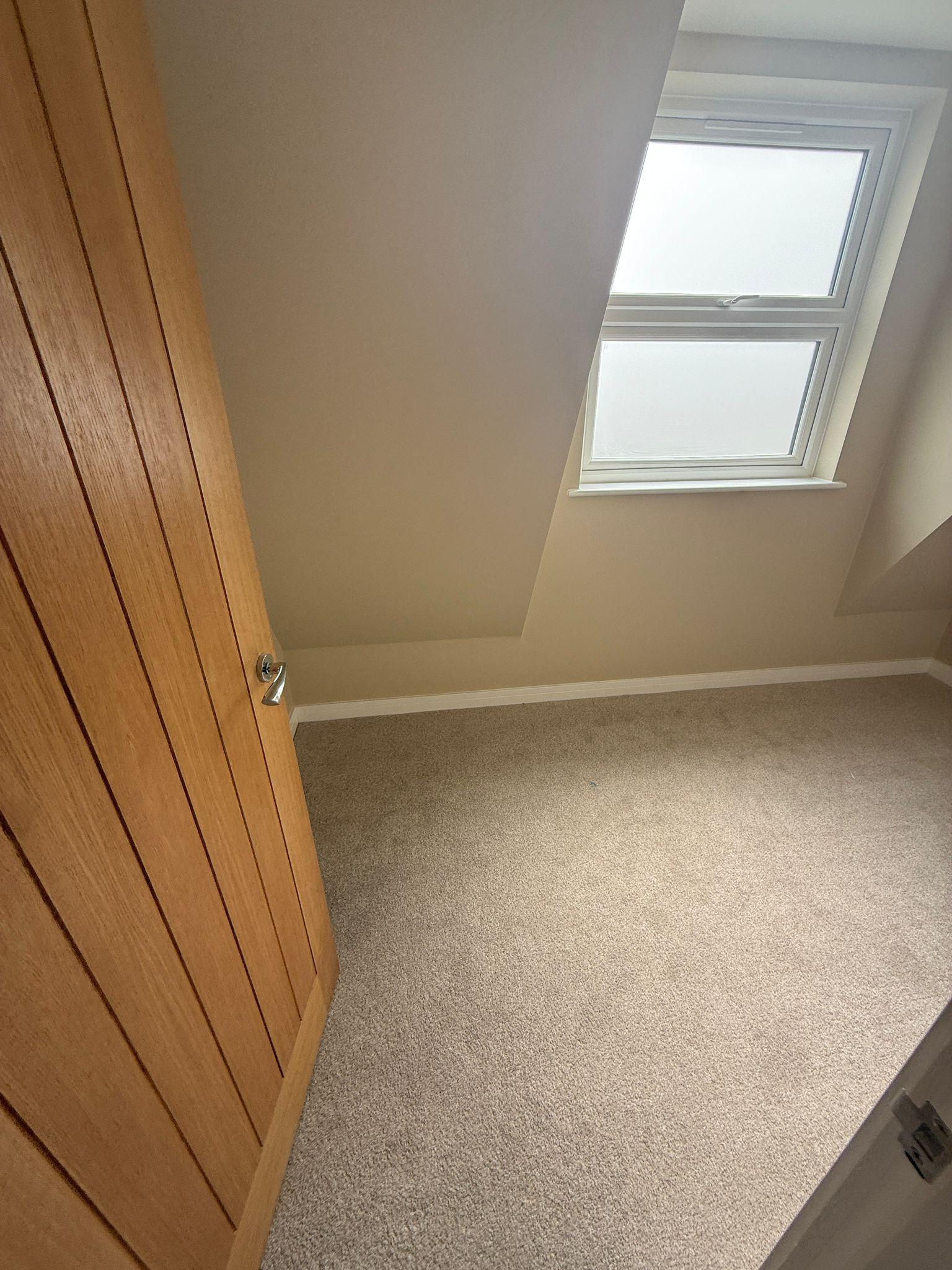 3BR Apt w/ Ensuite + Parking6