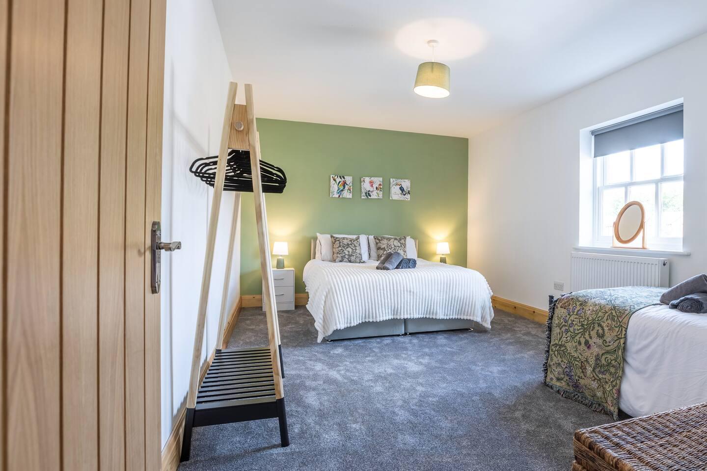 Elegant Flat in a Historic Gem!